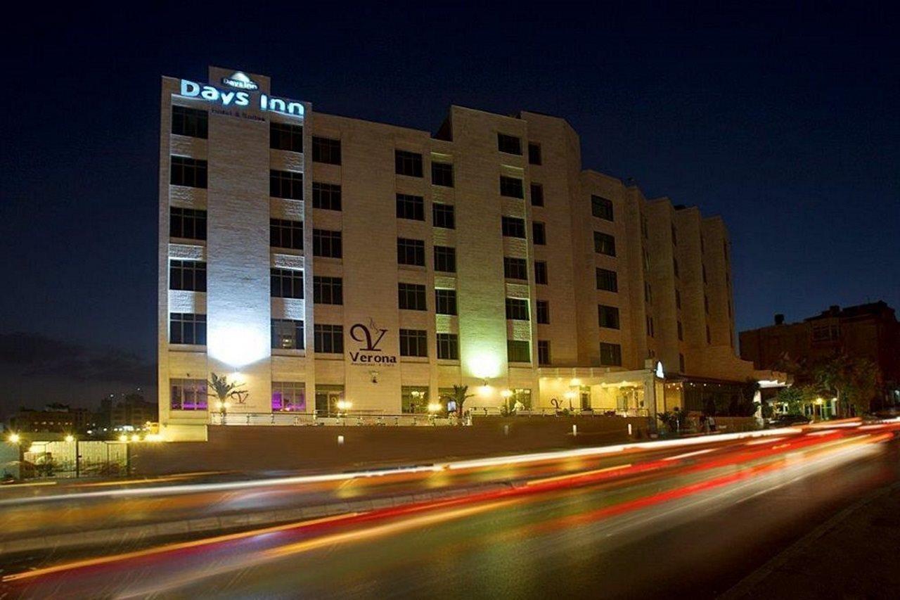 Days Inn Hotel & Suites Амман Экстерьер фото