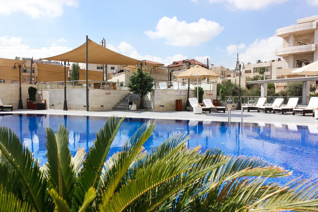 Days Inn Hotel & Suites Амман Экстерьер фото