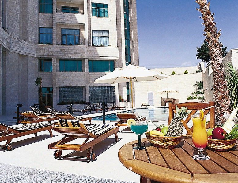 Days Inn Hotel & Suites Амман Экстерьер фото